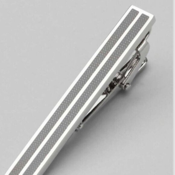 Jos. A. Bank Stripe Tie Bar In box - Picture 1 of 2